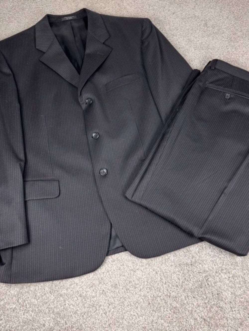 Jones New York Men’s Wool Black Pinstripe 2-Piece Suit Jacket 42S Pants 36x28